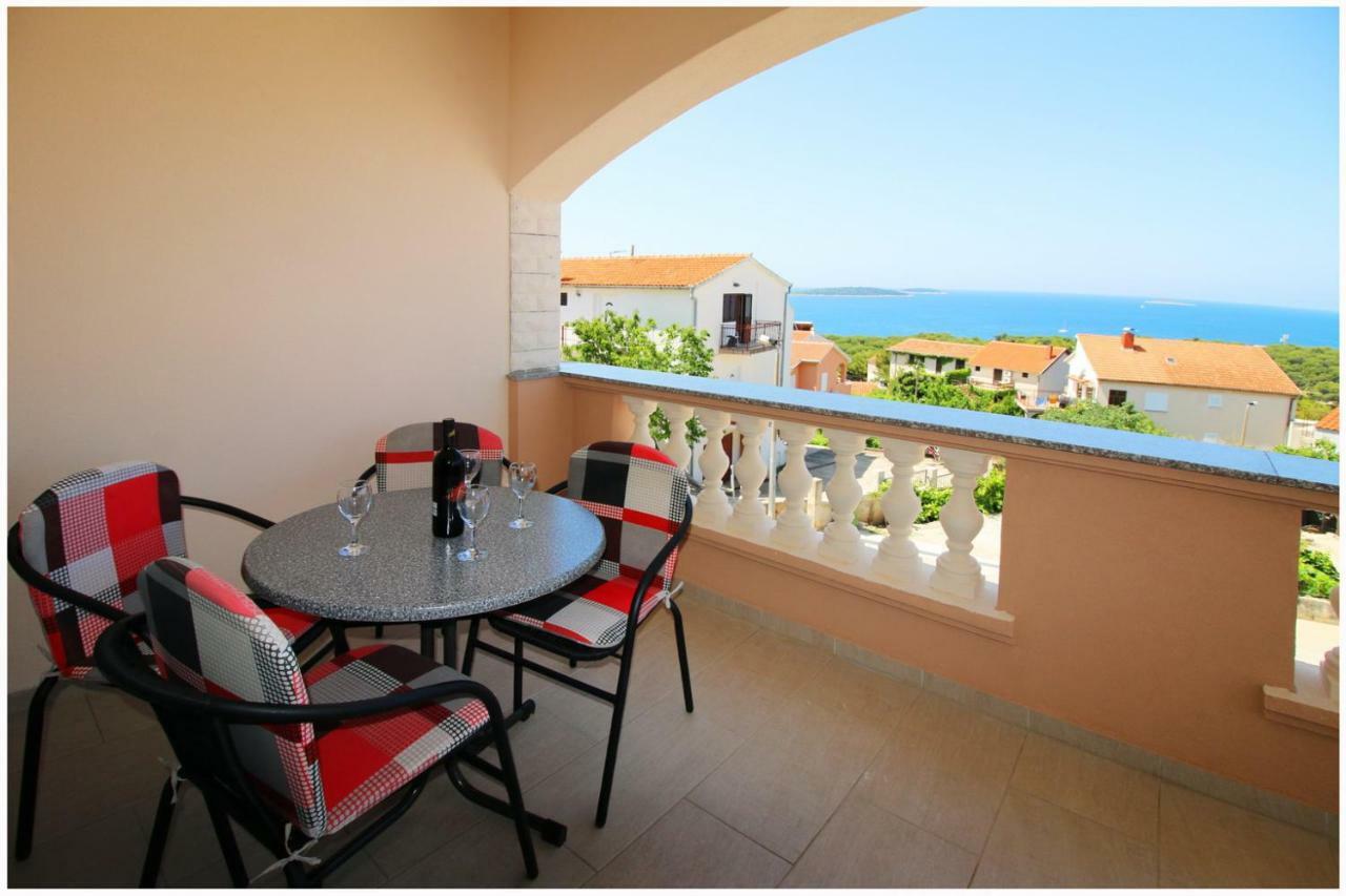 Apartmani Vera Primosten Exterior photo